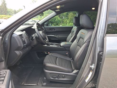 Used 2025 Nissan Pathfinder Rock Creek AWD/4WD image 11