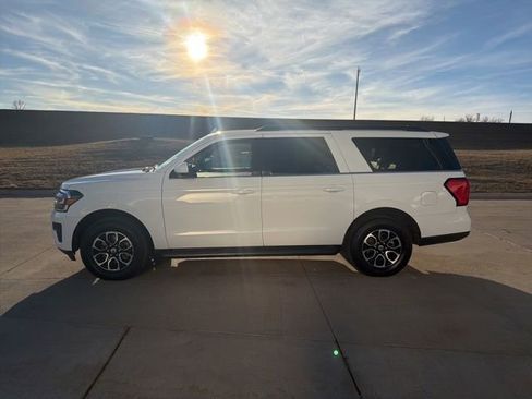Used 2024 Ford Expedition Max XLT image 6