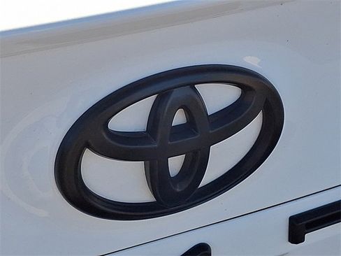 Used 2024 Toyota Camry SE image 24