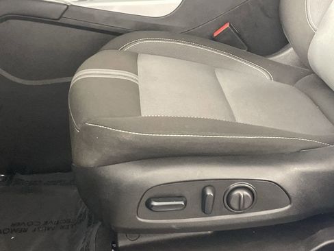 Used 2024 Chevrolet Blazer LT image 19