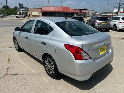 Used 2018 Nissan Versa S FWD image 5