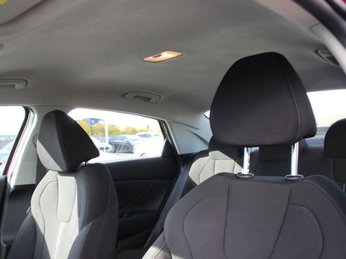 Used 2023 Hyundai Elantra SEL FWD image 20