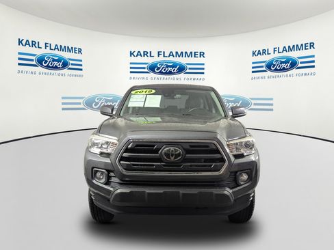 Used 2019 Toyota Tacoma SR5 RWD image 8