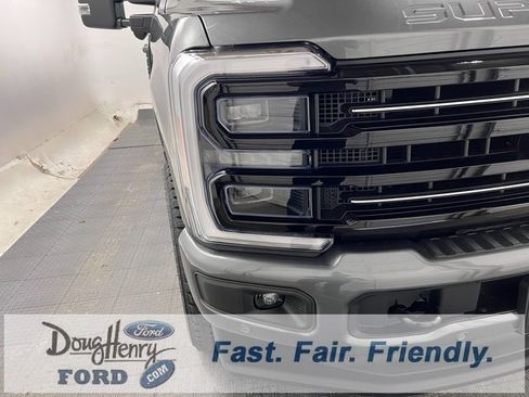 New 2025 Ford F350 Platinum w/ FX4 Off-Road Package image 13