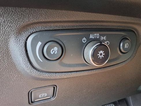 Used 2022 GMC Terrain SLT image 17