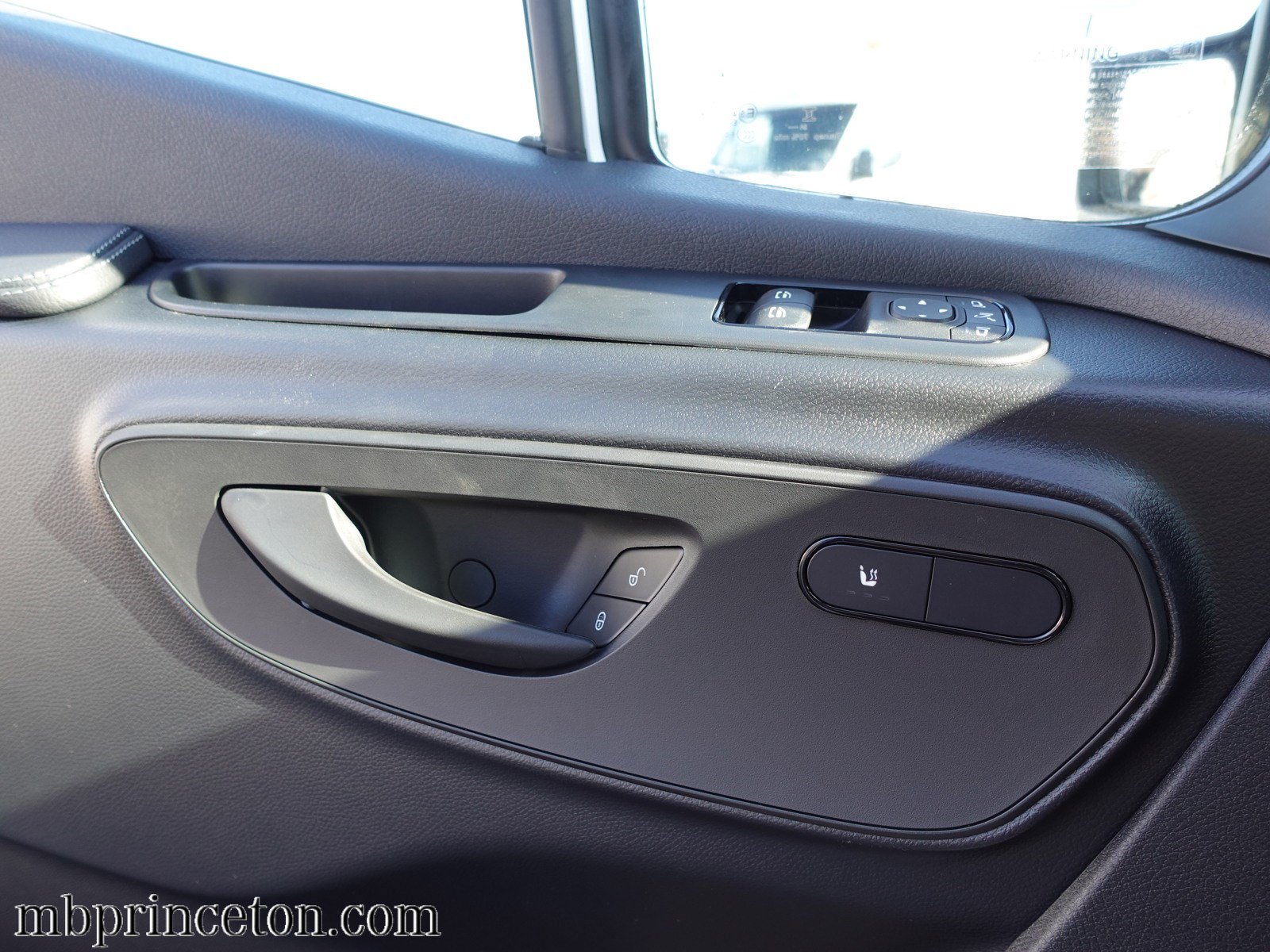 Used 2025 Mercedes-Benz Sprinter 2500 image 11