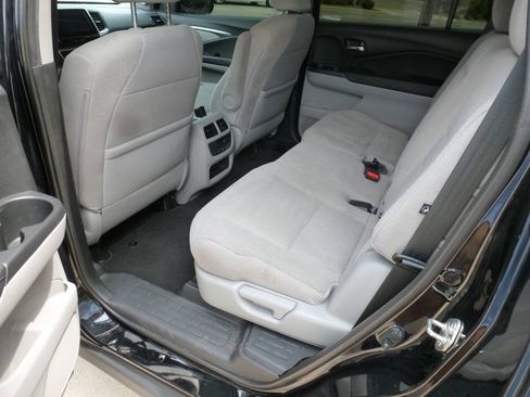 Used 2018 Honda Pilot EX image 10