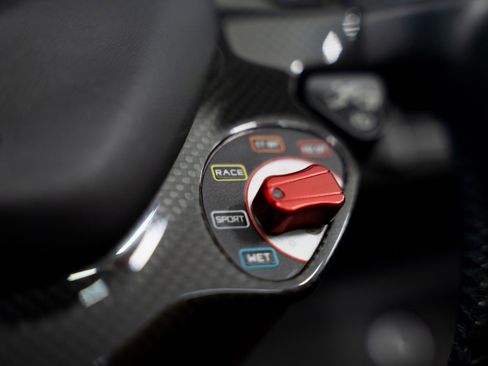 Used 2018 Ferrari 488 Spider image 21