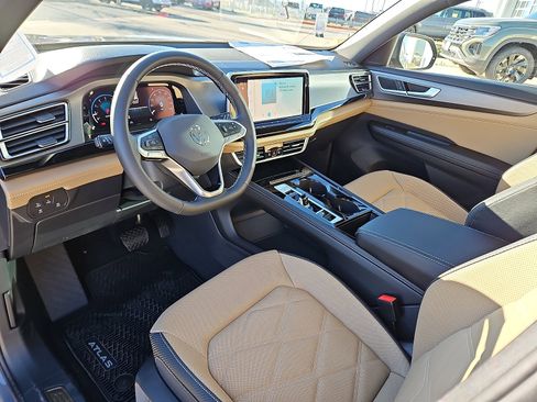 New 2026 Volkswagen Atlas Cross Sport SE image 12