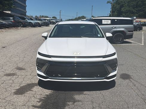 Used 2025 Hyundai Sonata SEL FWD image 4