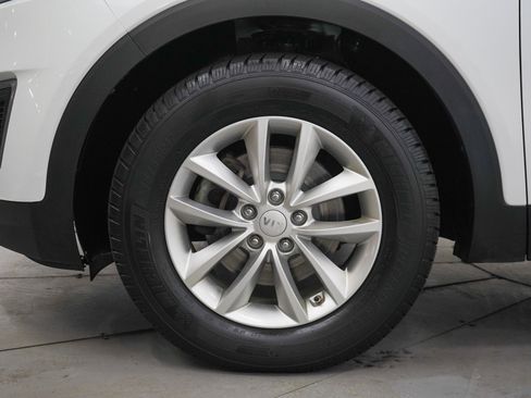 Used 2017 Kia Sorento AWD w/ LX Convenience Package image 28