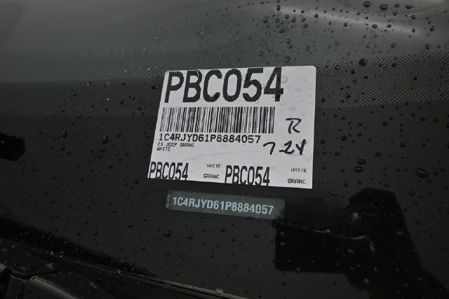 Used 2023 Jeep Grand Cherokee Overland w/ Luxury Tech Group IV AWD/4WD image 26