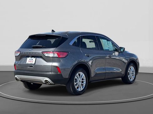 Certified 2022 Ford Escape SE image 5