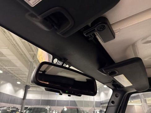 Used 2018 Jeep Wrangler Unlimited Sport S AWD/4WD image 37