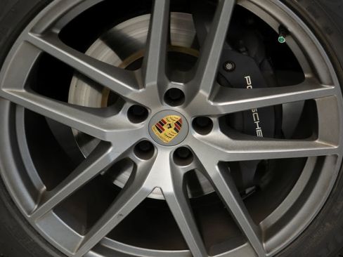 Used 2022 Porsche Macan AWD/4WD image 11