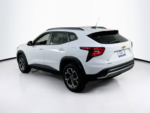 Used 2025 Chevrolet Trax LT w/ Driver Confidence Package FWD image 7