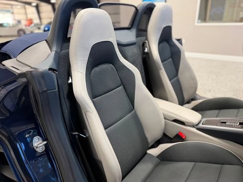 Used 2018 Porsche 718 Boxster RWD image 27