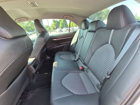 Used 2022 Toyota Camry SE FWD image 21