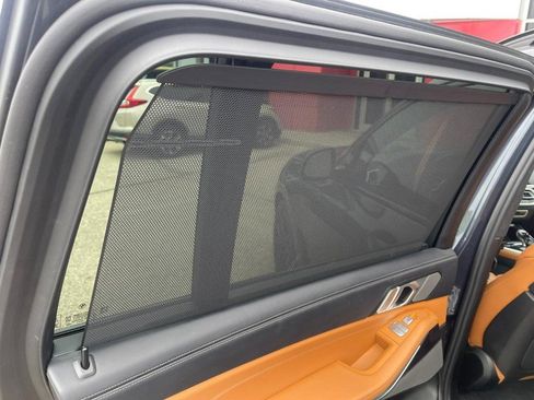 Used 2022 BMW X7 M50i w/ Luxury Seating Package image 29