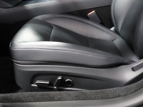 Used 2025 Tesla Model 3 RWD image 65