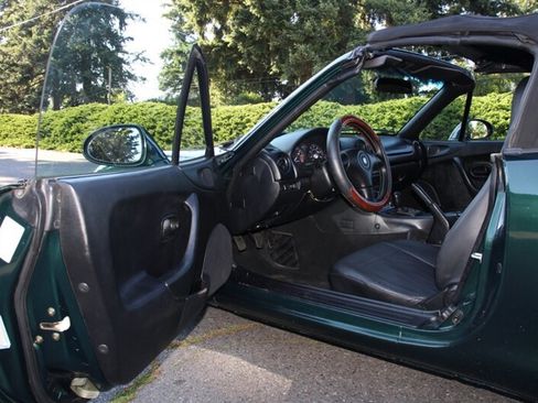 Used 1999 MAZDA MX-5 Miata RWD image 9