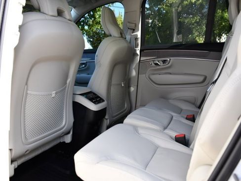 New 2026 Volvo XC90 B6 Ultra image 17