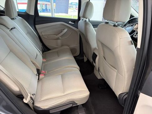 Used 2017 Ford Escape SE FWD image 9