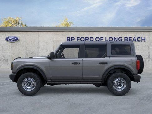 New 2025 Ford Bronco Base image 3