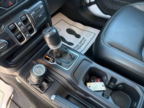 Used 2020 Jeep Wrangler Unlimited Sahara w/ LED Lighting Group image 20