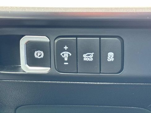 Used 2025 Hyundai Santa Fe SEL FWD image 25