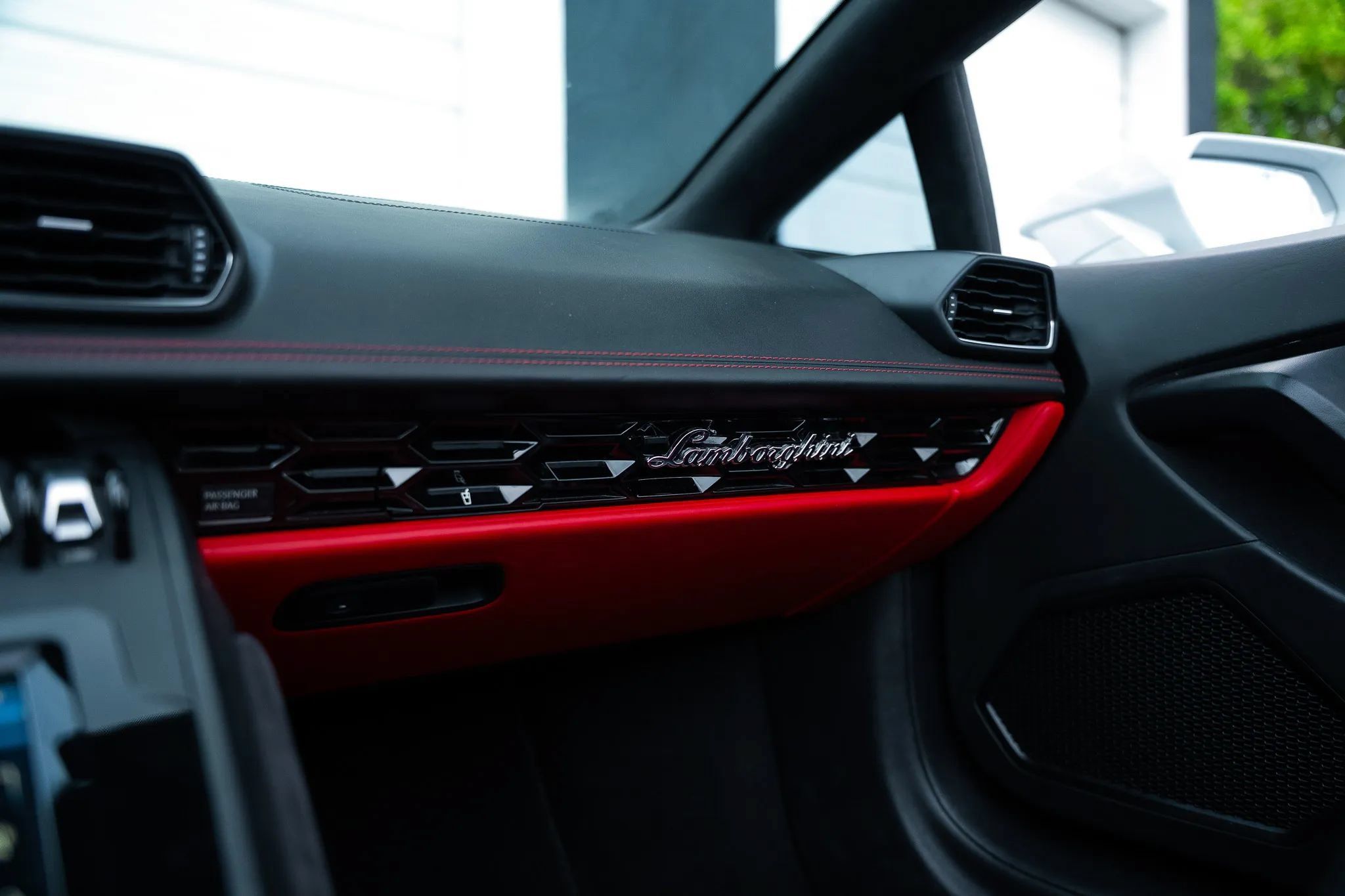 Used 2021 Lamborghini Huracan EVO RWD image 20