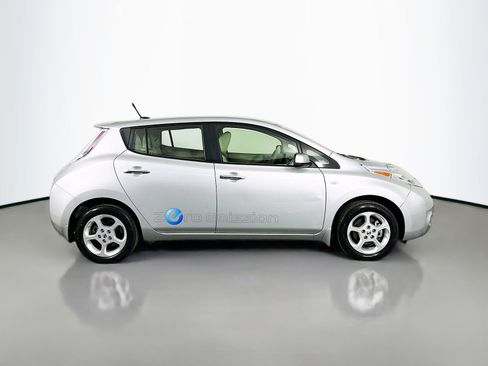 Used 2011 Nissan Leaf SL w/ Eco Design Pkg image 9