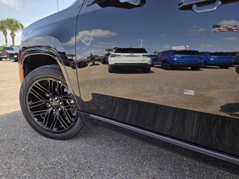New 2026 Jeep Grand Wagoneer Limited AWD/4WD image 11