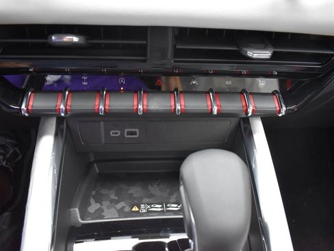 New 2025 GMC Canyon AT4 w/ AT4X Package image 15