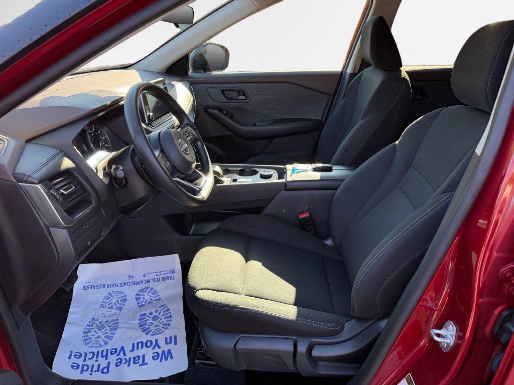 Used 2023 Nissan Rogue S AWD/4WD image 12