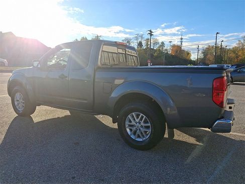 Used 2017 Nissan Frontier SV w/ SV Value Truck Package image 4