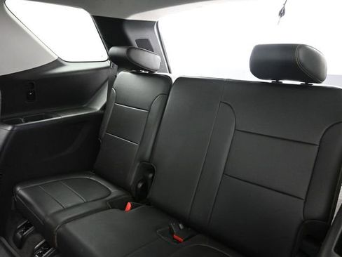 Used 2019 Chevrolet Traverse LT w/ LT Premium Package image 17
