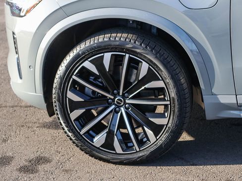 New 2026 Volvo XC90 T8 Plus w/ Protection Package Premier AWD/4WD image 9