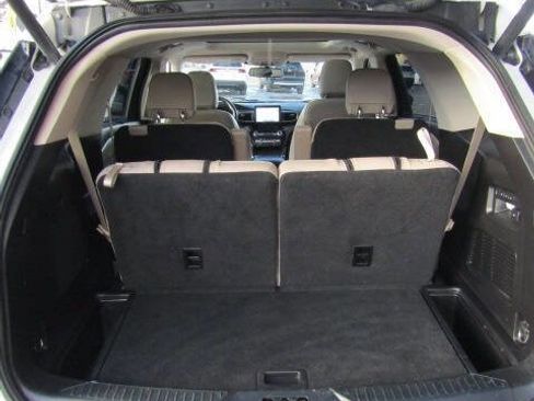 Used 2021 Ford Explorer Limited w/ Hybrid Equipment Group 310A image 11