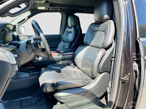 Used 2021 Lincoln Navigator Reserve image 19