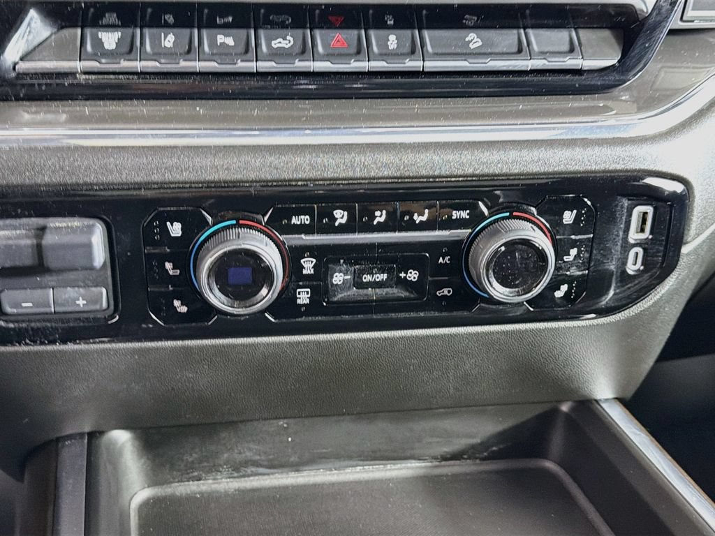 Used 2025 Chevrolet Silverado 2500 High Country w/ Technology Package AWD/4WD image 17