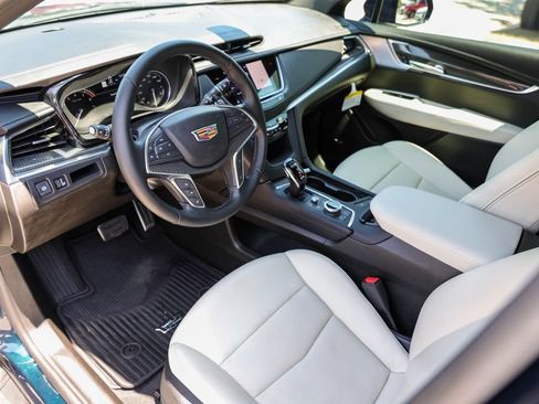Used 2025 Cadillac XT5 Sportv w/ LPO, Floor Liner Package AWD/4WD image 10