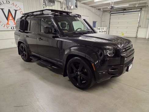 Used 2024 Land Rover Defender 130 X-Dynamic SE AWD/4WD image 10