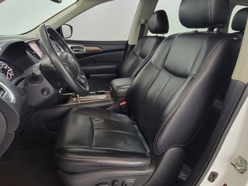 Used 2019 Nissan Pathfinder Platinum w/ Cargo Package image 14