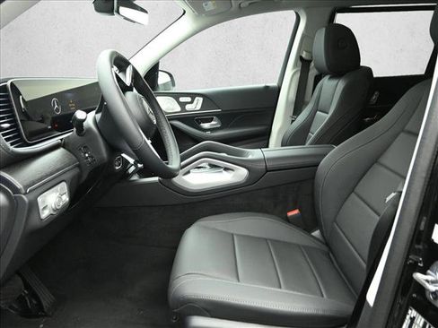 Certified 2026 Mercedes-Benz GLS 450 4MATIC image 8
