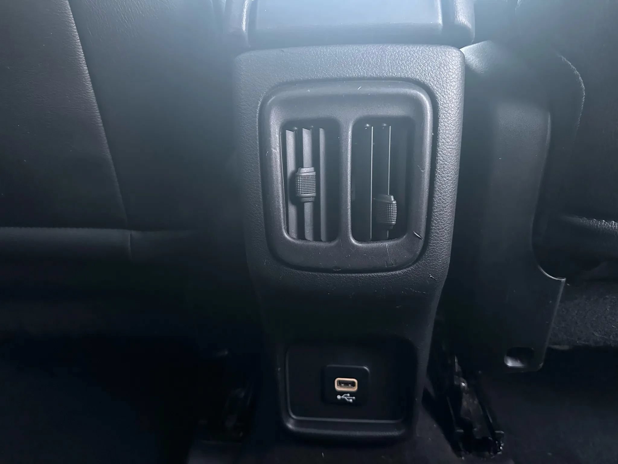 Used 2018 Jeep Compass Latitude w/ Cold Weather Group AWD/4WD image 19