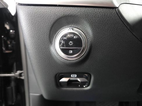 Certified 2026 Mercedes-Benz C 300 4MATIC Sedan image 9