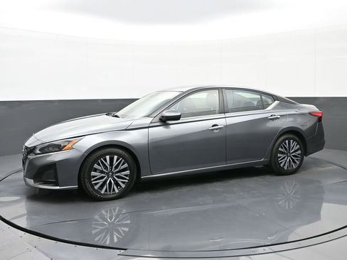 Used 2023 Nissan Altima 2.5 SV image 6