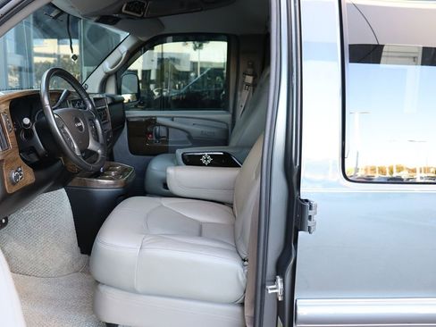 Used 2014 GMC Savana 1500 image 19