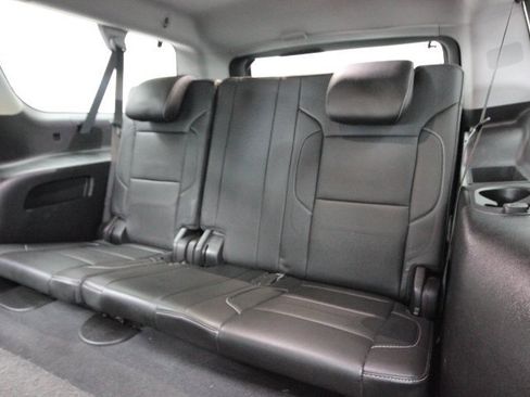 Used 2019 Chevrolet Suburban LT image 36